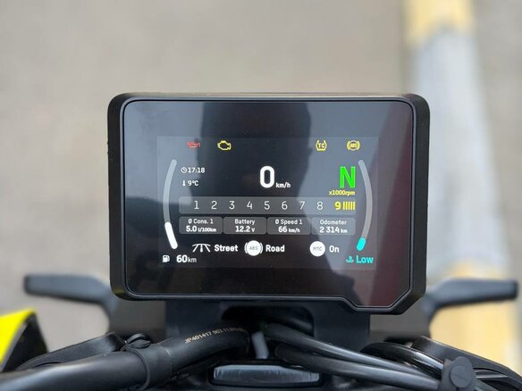 2025 Husqvarna Vitpilen 801, жёлтый, 1080000 рублей - вид 8