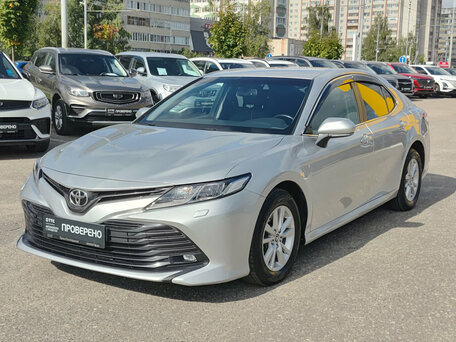 Toyota Camry VIII (XV70)