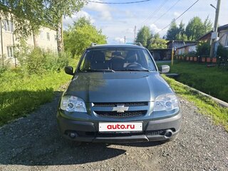 2014 Chevrolet Niva I Рестайлинг, серый, 630000 рублей, вид 2