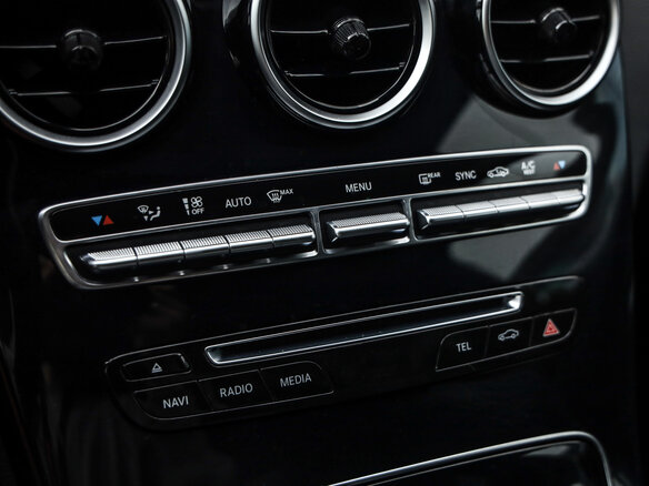 2015 Mercedes-Benz C-Класс 200 IV (W205), чёрный, 1827000 рублей - вид 17