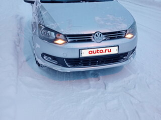2014 Volkswagen Polo V, серебристый, 430000 рублей, вид 2