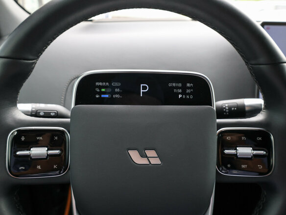 2025 Li Auto (Lixiang) L7 52.3 kWh I Рестайлинг, белый - вид 23