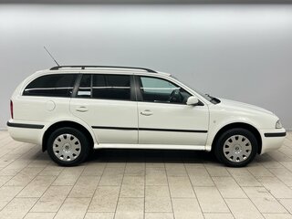 2006 Skoda Octavia I (A4) Рестайлинг, белый, 385000 рублей, вид 5