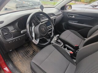 2018 Kia Rio X-Line IV, красный, 1650000 рублей, вид 4