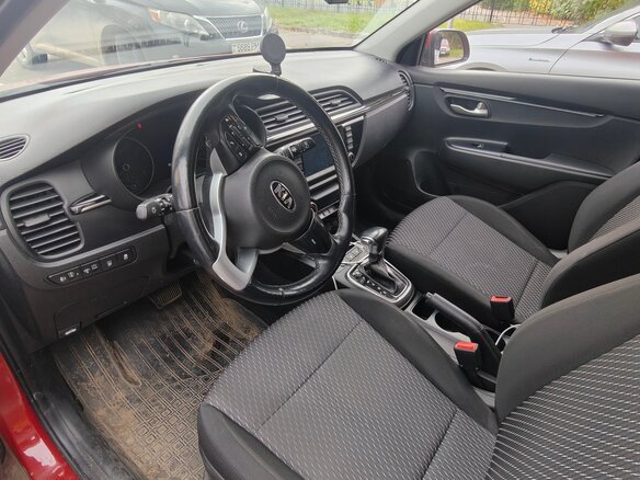 2018 Kia Rio X-Line IV, красный, 1650000 рублей - вид 3