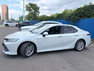 2020 Toyota Camry VIII (XV70), белый, 2650000 рублей, вид 1