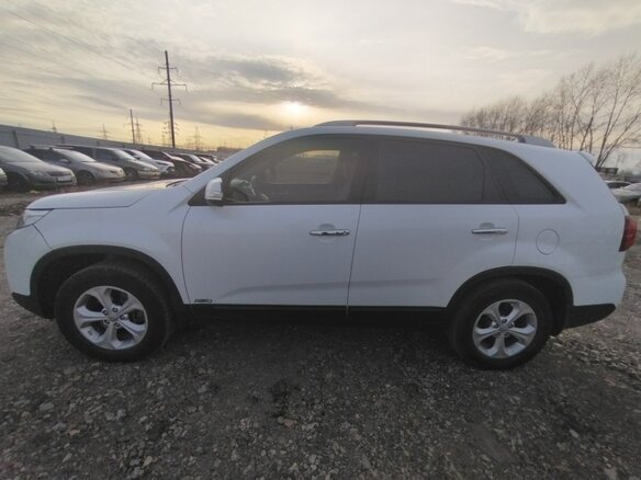 2014 Kia Sorento II Рестайлинг, белый, 1116000 рублей - вид 1