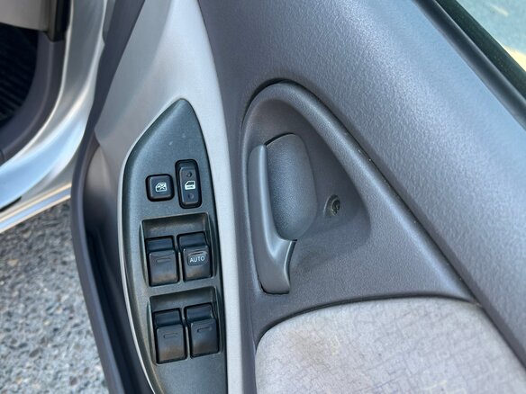 2000 Toyota Platz, серебристый - вид 13