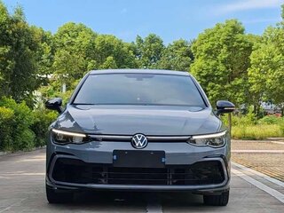 2023 Volkswagen Golf VIII, серый, 1890000 рублей, вид 2
