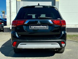 2021 Mitsubishi Outlander III Рестайлинг 3, чёрный, 1830000 рублей, вид 5