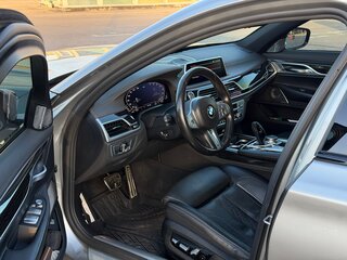 2021 BMW 7 серии Long 740Li xDrive VI (G11/G12) Рестайлинг, серый, 5500000 рублей, вид 5