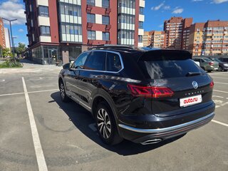 2020 Volkswagen Touareg III, чёрный, 4250000 рублей, вид 5