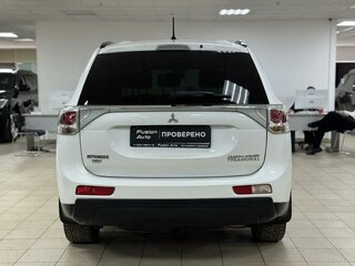 2013 Mitsubishi Outlander III, белый, 1249000 рублей, вид 5