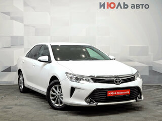 2016 Toyota Camry VII (XV50) Рестайлинг, белый, 1680000 рублей, вид 3