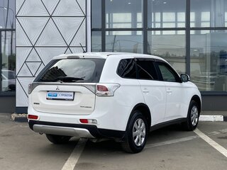 2014 Mitsubishi Outlander III, белый, 1249000 рублей, вид 5