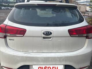 2015 Kia Rio III Рестайлинг, белый, 810000 рублей, вид 4