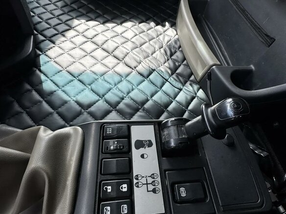 2012 Renault Premium, красный, 1990000 рублей - вид 11