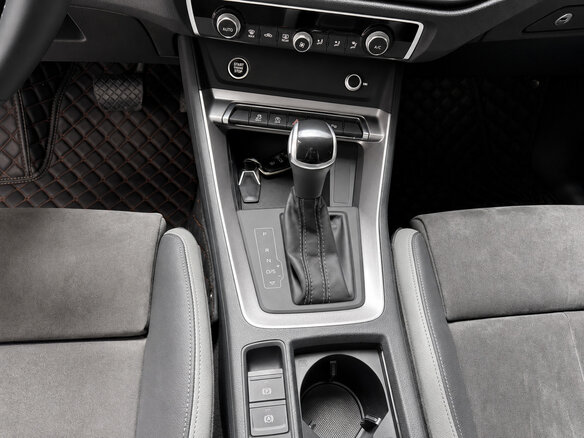 2022 Audi Q3 35 TFSI II (F3), серый, 2540000 рублей - вид 14