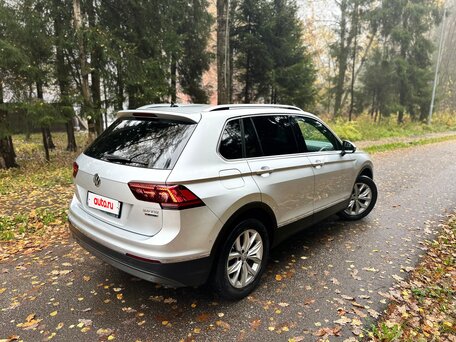 2017 Volkswagen Tiguan II, серебристый, 2250000 рублей, вид 5