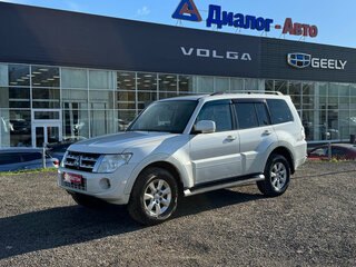2014 Mitsubishi Pajero IV Рестайлинг 1, белый, 2000000 рублей, вид 1