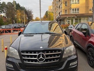 2011 Mercedes-Benz M-Класс 350 CDI III (W166), чёрный, 1450000 рублей, вид 3