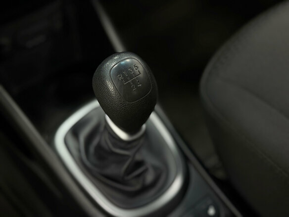 2013 Kia Rio 5-speed III, серый, 1020000 рублей - вид 8