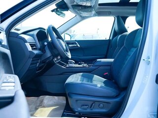 2026 Mitsubishi Outlander IV Рестайлинг, белый, 6370290 рублей, вид 4