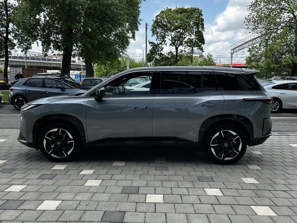 2026 Toyota bZ3X 58.3 kWh, серый, 2342000 рублей - вид 3