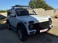 1998 Lada (ВАЗ) 2121 (4x4) I Рестайлинг, белый, 300000 рублей - вид 1