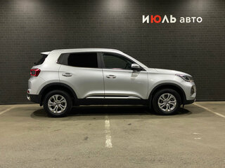 2024 Chery Tiggo 4 Pro I Рестайлинг, серебристый, 1660000 рублей, вид 4