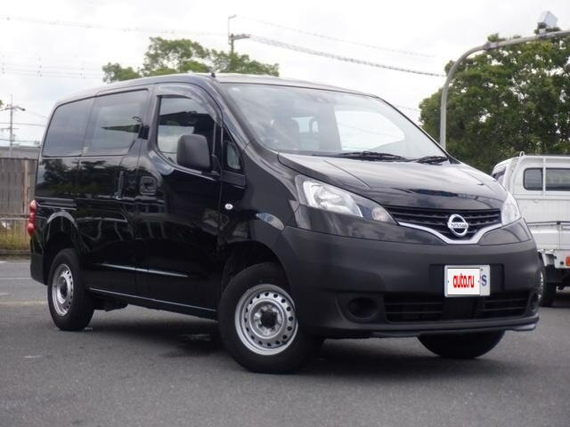 Открыть фотографии: Nissan NV200