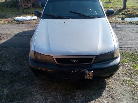 2000 Daewoo Nexia I, серебристый, 150000 рублей
