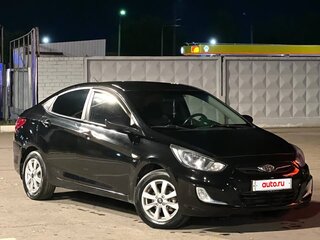 2013 Hyundai Solaris I, чёрный, 730000 рублей, вид 2