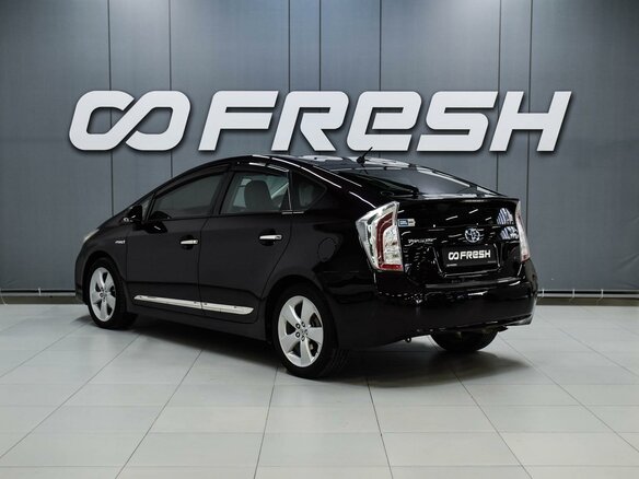 2013 Toyota Prius III Рестайлинг (XW30), фиолетовый - вид 1