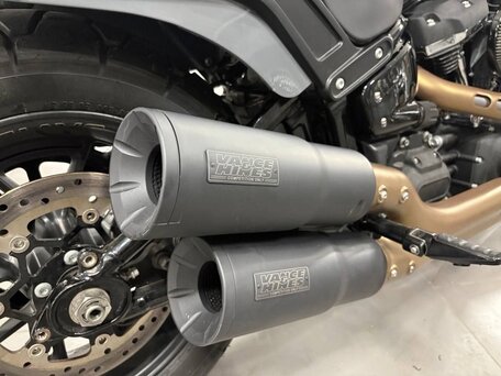 2022 Harley-Davidson Fat Bob, серый, 1950000 рублей, вид 3