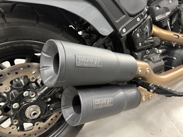 2022 Harley-Davidson Fat Bob, серый, 1950000 рублей - вид 2