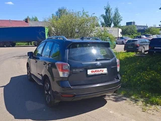 2017 Subaru Forester IV Рестайлинг 2, серый, 2000000 рублей, вид 4
