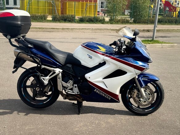 2007 Honda VFR 800, белый, 680000 рублей - вид 4