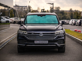 2018 Volkswagen Touareg III, синий, 4300000 рублей, вид 4