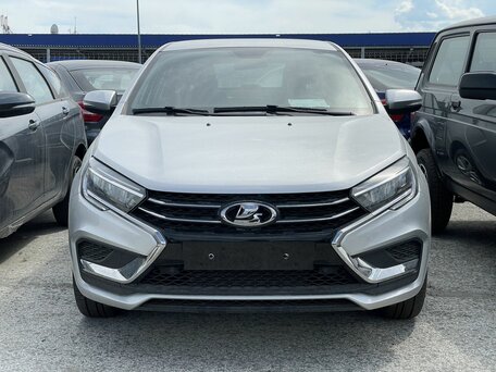 2026 Lada (ВАЗ) Vesta I Рестайлинг (NG), серебристый, 1805000 рублей, вид 2