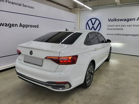 2022 Volkswagen Jetta VII Рестайлинг, белый, 2102000 рублей, вид 2