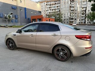 2015 Kia Rio III Рестайлинг, бежевый, 890000 рублей, вид 4