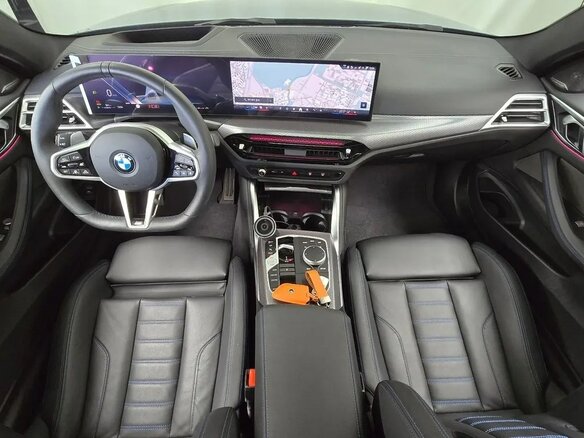 2026 BMW 4 серии 420i G22, G23, G26 Рестайлинг, голубой, 6560000 рублей - вид 4