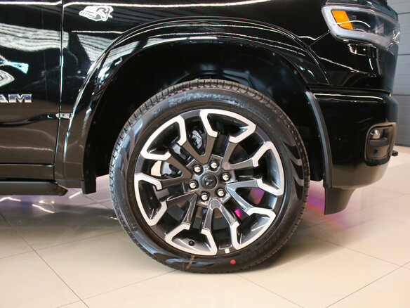 2026 Ram 1500 Crew Cab eTorque V Рестайлинг, чёрный, 11300000 рублей - вид 21