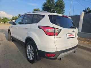 2017 Ford Kuga II Рестайлинг, белый, 1790000 рублей, вид 3