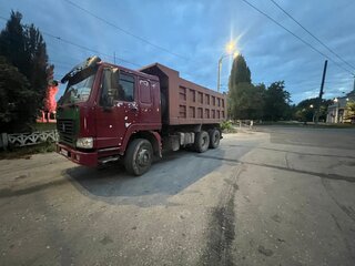 2007 Sinotruk Howo A5, красный, 990000 рублей, вид 2