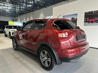 2011 Nissan Juke I, красный, 925000 рублей, вид 4