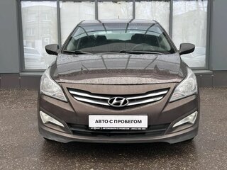2015 Hyundai Solaris I Рестайлинг, коричневый, 919000 рублей, вид 3
