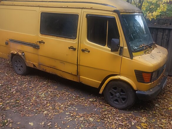1997 Mercedes-Benz T1, жёлтый, 150000 рублей