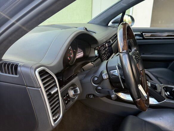 2019 Porsche Cayenne Turbo III, серый, 5700000 рублей - вид 16
